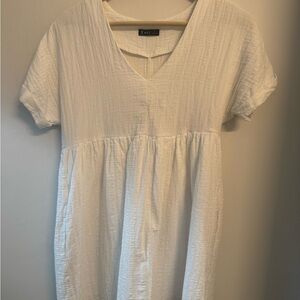 Very J White V-Neck Textured Mini Dress